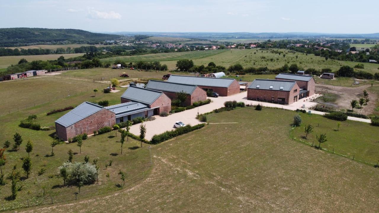 Oeregtoelgy Apartman Szár 外观 照片